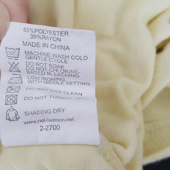 Funny Zebra Pearl Necklace Graphic Tee Yellow Medium - Picture 6 of 6